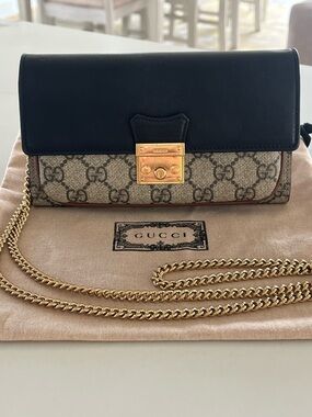 Gucci Padlock GG Supreme Monogram Chain Wallet WOC / Shoulder / Crossbody Bag